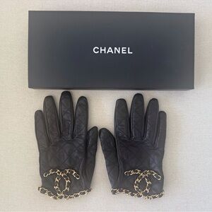 CHANEL Black Quilted Leather Gloves with Gold Chain Trim